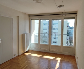 Location Appartement avec balcon 2 pièces Sainte-Foy-lès-Lyon (69110)
